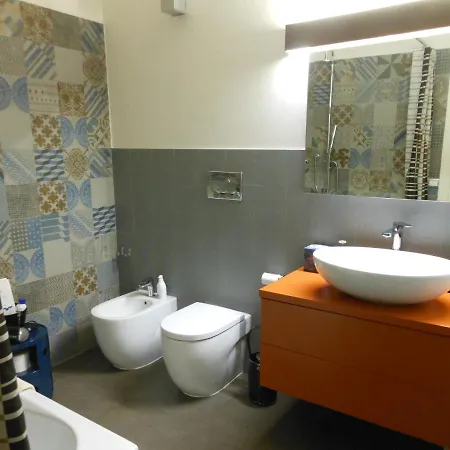 Apartment A Casa Di Chicca Savona